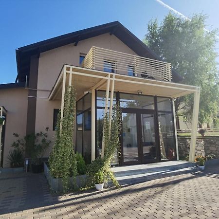 Pensiunea Prestige House Куртя-де-Арджеш Экстерьер фото