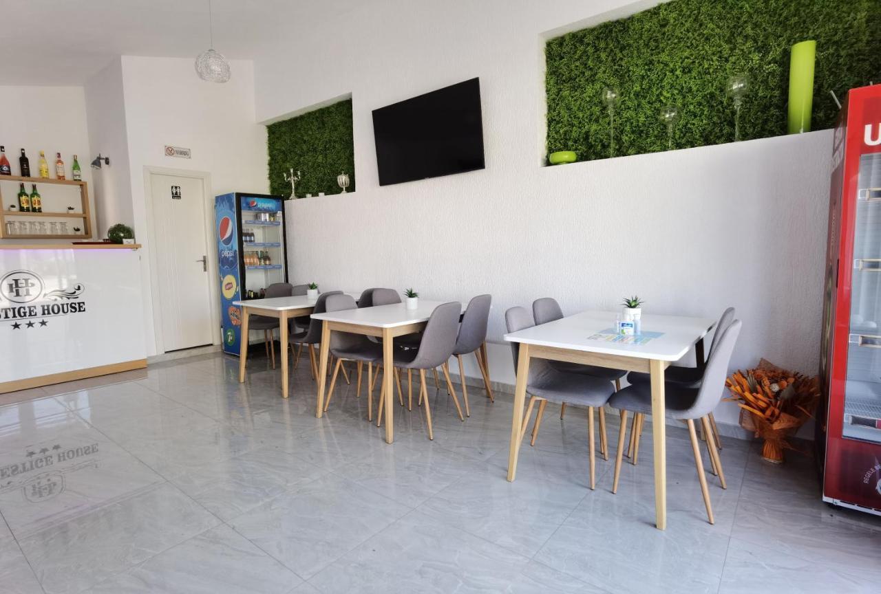 Pensiunea Prestige House Куртя-де-Арджеш Экстерьер фото