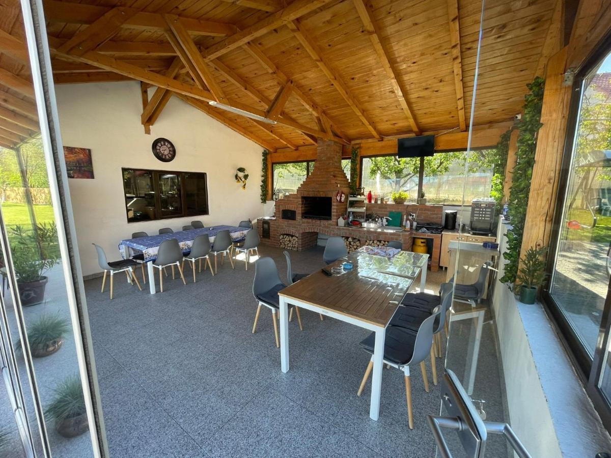 Pensiunea Prestige House Куртя-де-Арджеш Экстерьер фото