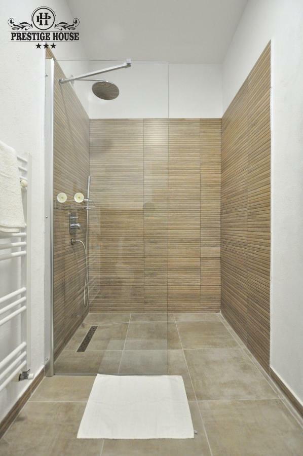 Pensiunea Prestige House Куртя-де-Арджеш Экстерьер фото